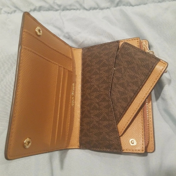 NWT Michael Kors Purse and Wallet Set - Picture 4 of 6